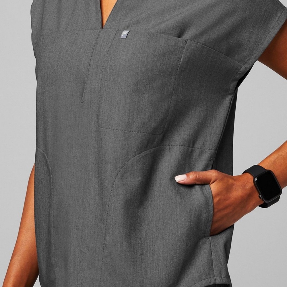 FABLETICS SCRUB SET - image 4